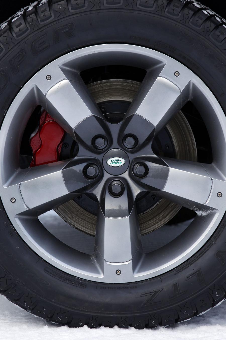  Land Rover DC100 Concept 2011 года  (фото 9 из 86)
